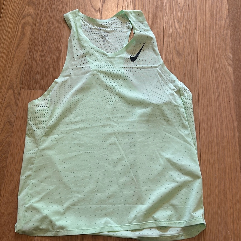 Nike AeroSwift
Men's Dri-FIT ADV Running Singlet